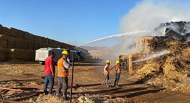 Mardin'de 'mısır balyası' yangınına müdahale sürüyor