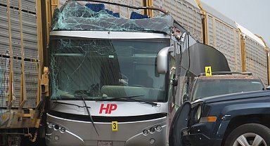 Meksika'da tren, yolcu otobüsüne çarptı: 10 ölü, 61 yaralı