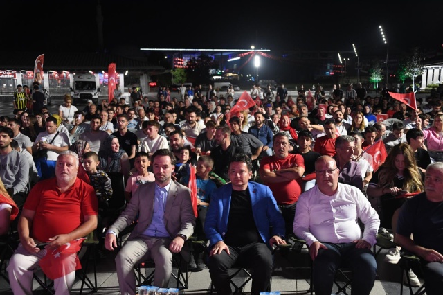 Milli heyecan Osmangazi Meydanı’nda Yaşandı