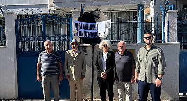 Mora katliamının yıl dönümünde Yunanistan'ın Edirne Konsolosluğu önüne siyah çelenk bırakıldı