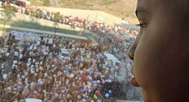 Moral olması için balon uçurulan MLD hastası Erhan, yaşamını yitirdi