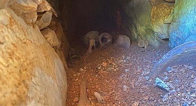 Muğla'da su deposu kazısında 6 tarihi mezar bulundu