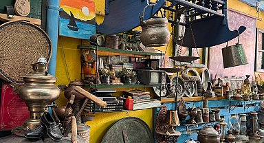 Müzeyi andıran çay ocağına gelenler, geçmişe yolculuk yapıyor