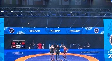 Nesrin Baş, Dünya Güreş Şampiyonası'nda finale çıktı