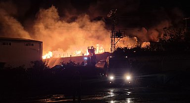 Niğde OSB'de plastik ambalaj fabrikasında yangın