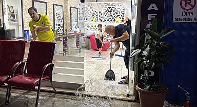 Ordu'da sağanak; cadde ve sokaklar suyla doldu