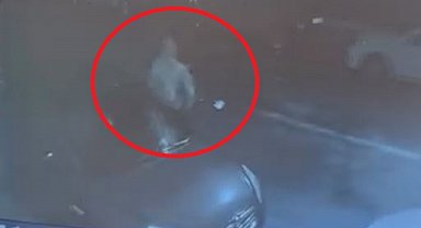 Otomobilin camını kırıp kaçan şüpheli aranıyor