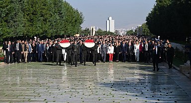 Özgür Özel, Anıtkabir'i ziyaret etti