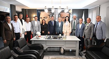 Özlem Çerçioğlu, AK Parti İl Başkanlığını ziyaret etti