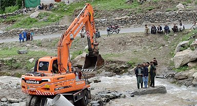 Pakistan'da muson yağmurları nedeniyle hayatını kaybedenlerin sayısı 985'e yükseldi