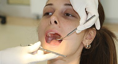 Prof. Dr. Gündüz: 2 haftadan uzun süren ağız yaraları için diş hekimine başvurulmalı