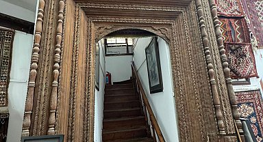 Restorasyon uzmanı iz sürüp, 55 yıldır kayıp 600 yıllık mihrabı buldu