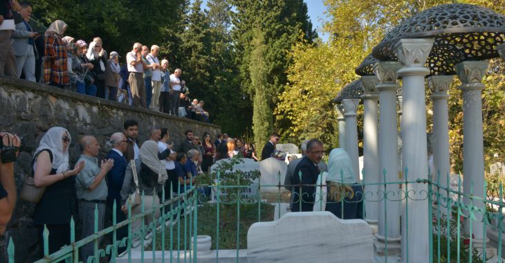'Sanat Güneşi' Bursa’da mezarı başında anıldı