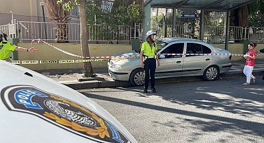 Şanlıurfa'da otomobil durağa daldı: 1 çocuk öldü, 3 yaralı