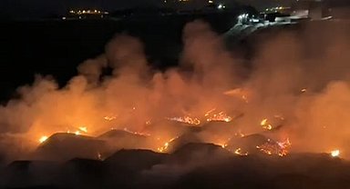 Şırnak'ta kömür sahasında stoklanan kömürlerde yangın