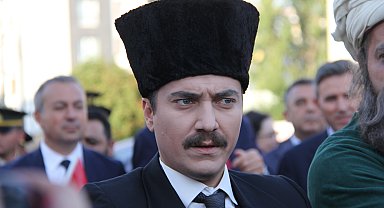 Sivas Kongresi'nin 106'ncı yılında Atatürk'ün kente gelişine temsili canlandırma