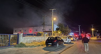 Sivas'ta ahşap üretim fabrikasında çıkan yangın büyümeden söndürüldü