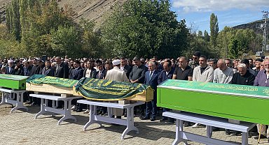 Sivas'ta kazada ölen 4 kişi toprağa verildi