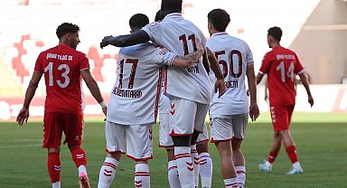 Sivasspor, Şiran Yıldız Spor'u 2-1 mağlup ederek bir üst tura yükseldi