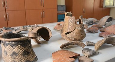 Smyrna Höyüğü'nde 5 bin yıl önceki ticari ilişkiyi gösteren seramikler bulundu