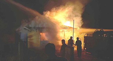 Sünnet düğününün düzenlediği bağ evinde çıkan yangın, ormana sıçramadan söndürüldü