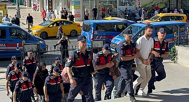 Tabanca ile öldürüldü; eşi, 2 oğlu ve yengesi gözaltında