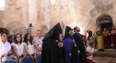 Tarihi Akdamar Kilisesi'nde 13'üncü ayin