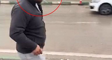 Tartışma sonrası şoför otobüsten inip sigara içti, yolcular onu bekledi