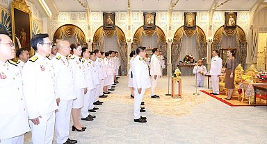 Tayland'da yeni hükümet göreve başladı