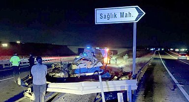 Tekirdağ'da bariyere çarpan otomobilin sürücüsü öldü