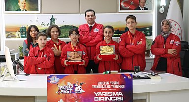 TEKNOFEST birincisi Diyarbakırlı öğrenciler, aldıkları ödülün bir kısmını Gazze'ye bağışladı