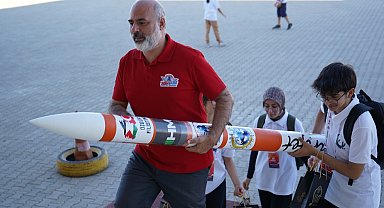 TEKNOFEST'te hazırladıkları roketi 1670 metre uçurup, tam kurtarma gerçekleştirdiler