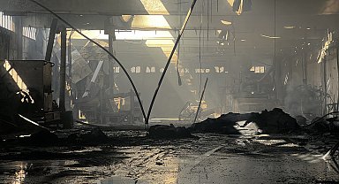 Tekstil fabrikasındaki yangın, 15 saat sonra kontrol altına alındı