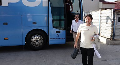 Trabzonspor, Fenerbahçe maçının hazırlıklarını tamamlayarak İstanbul'a gitti