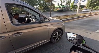 Trafikte uyuyakalan sürücü kamerada