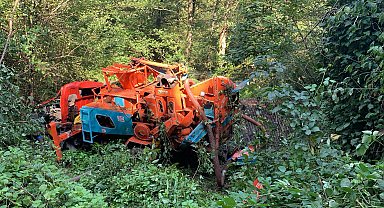 Uçuruma yuvarlanan kamyonun şoförü öldü