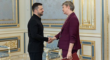 Ukrayna Devlet Başkanı Zelenskiy, İngiltere Dışişleri Bakanı Cooper ile görüştü