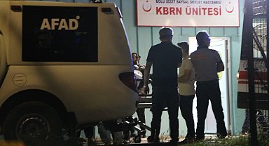 Yabancı plakalı otomobilin yakıt deposundan şüpheli madde çıktı; 9 polis zehirlendi