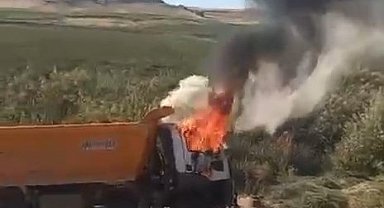 Yanan kamyonun şoförü hayatını kaybetti