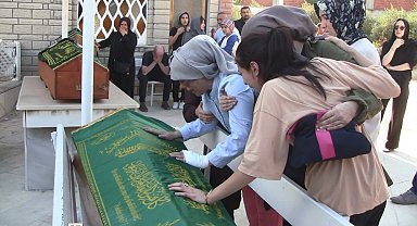 Yangında ölen 3 kişi toprağa verildi; Annem balkonda çaresizce kurtulmayı beklemiş