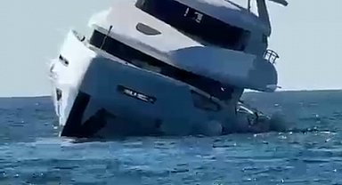 Yapımı tamamlanıp sahibine teslim edilen lüks yat, 15 dakika sonra battı