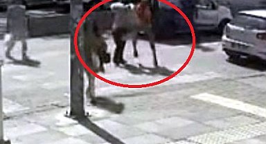 Yol verme kavgasında darbedilen kadın yaralandı; o anlar kamerada