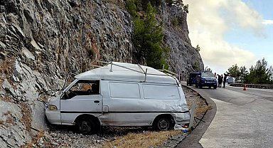Yolcu otobüsüyle minibüs çarpıştı: 1 ölü, 1 yaralı