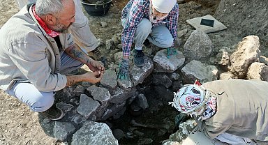 12 bin yıllık Çayönü Tepesi'nde 8 mezar gün yüzüne çıkarıldı