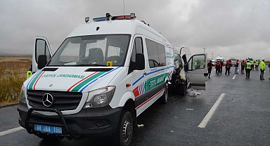 2 askerin şehit olduğu, 2 sivilin de öldüğü kazada, minibüs sürücüsü gözaltında