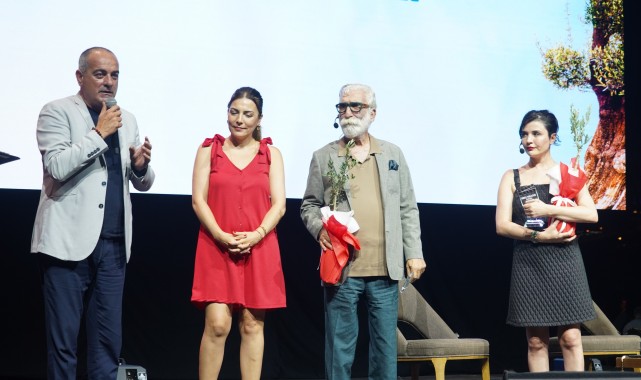 2. Gemlik Film Festivali’nin Açılışını Cezmi Baskın Ve Gonca Vuslateri Yaptı