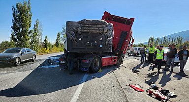 2 TIR çarpıştı; 3'ü ağır, 4 yaralı