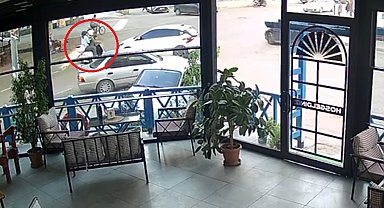 22 gün arayla aynı kavşakta kaza yaptı Video eklendi