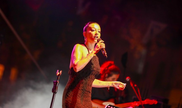 30. Uluslararası Gemlik Zeytini Festivalinin finalini Melike Şahin yaptı