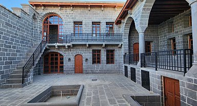 'Hendek- barikat olayları'nda zarar gören 311 tescilli yapıdan 117'si tamamlanıp sahiplerine teslim edildi